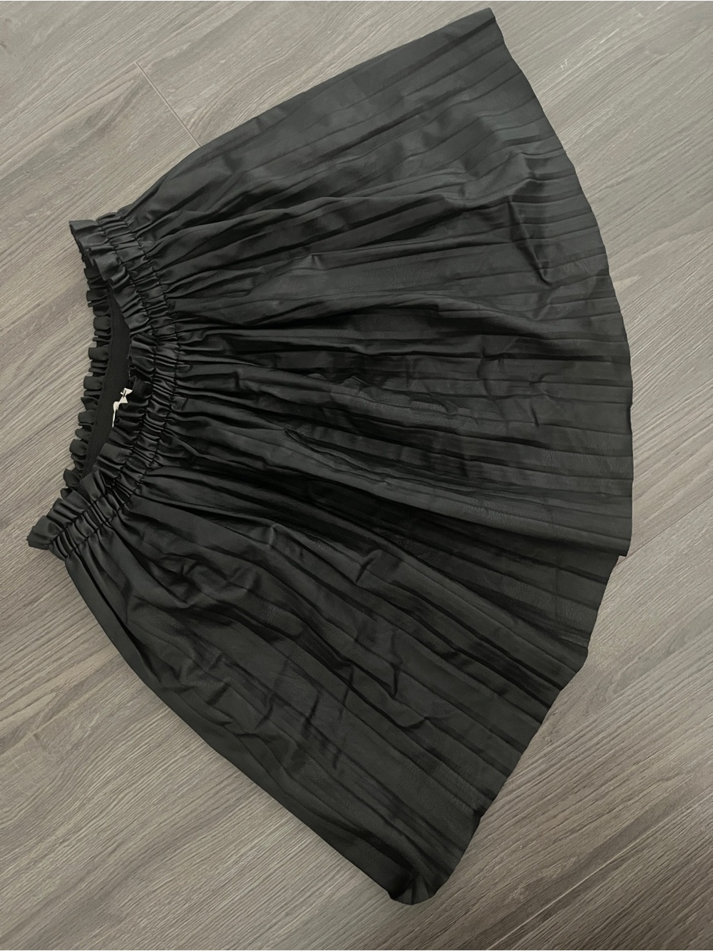 Women's Black Mini Pleated Skirt - Elastic Waist